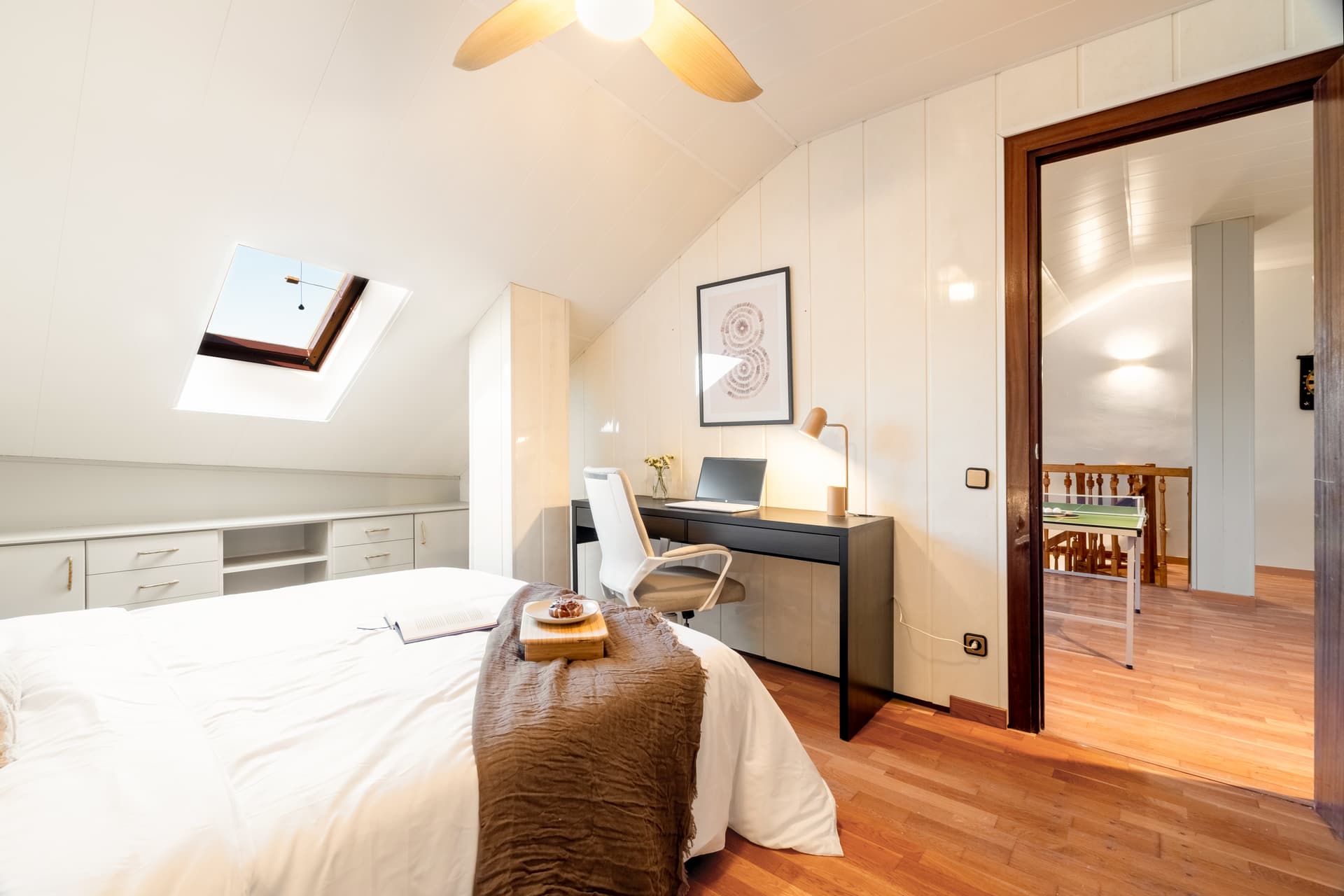 ALC98 - H4 UPSTAIRS PRIVATE BATHROOM