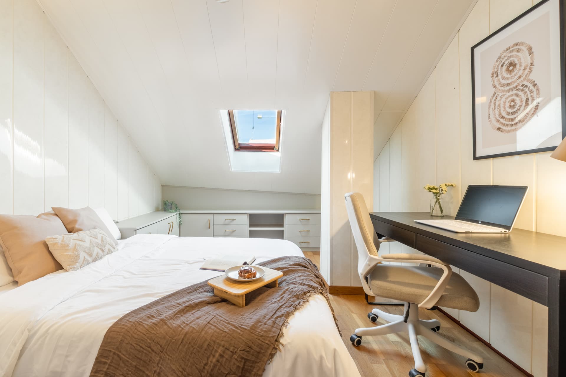 ALC98 - H4 UPSTAIRS PRIVATE BATHROOM