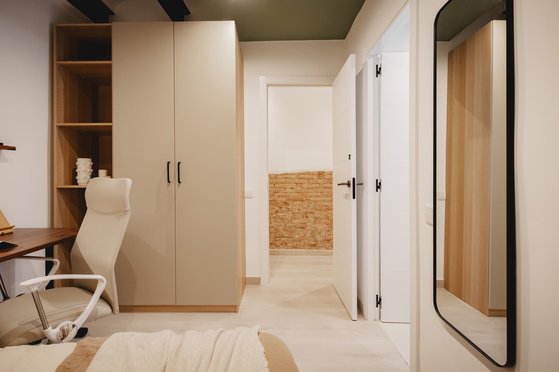 CBENI28 - H2 Private Bathroom
