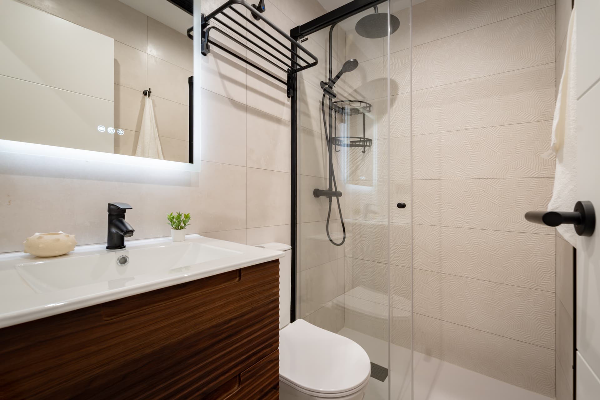 CBENI28 - H3 Private Bathroom