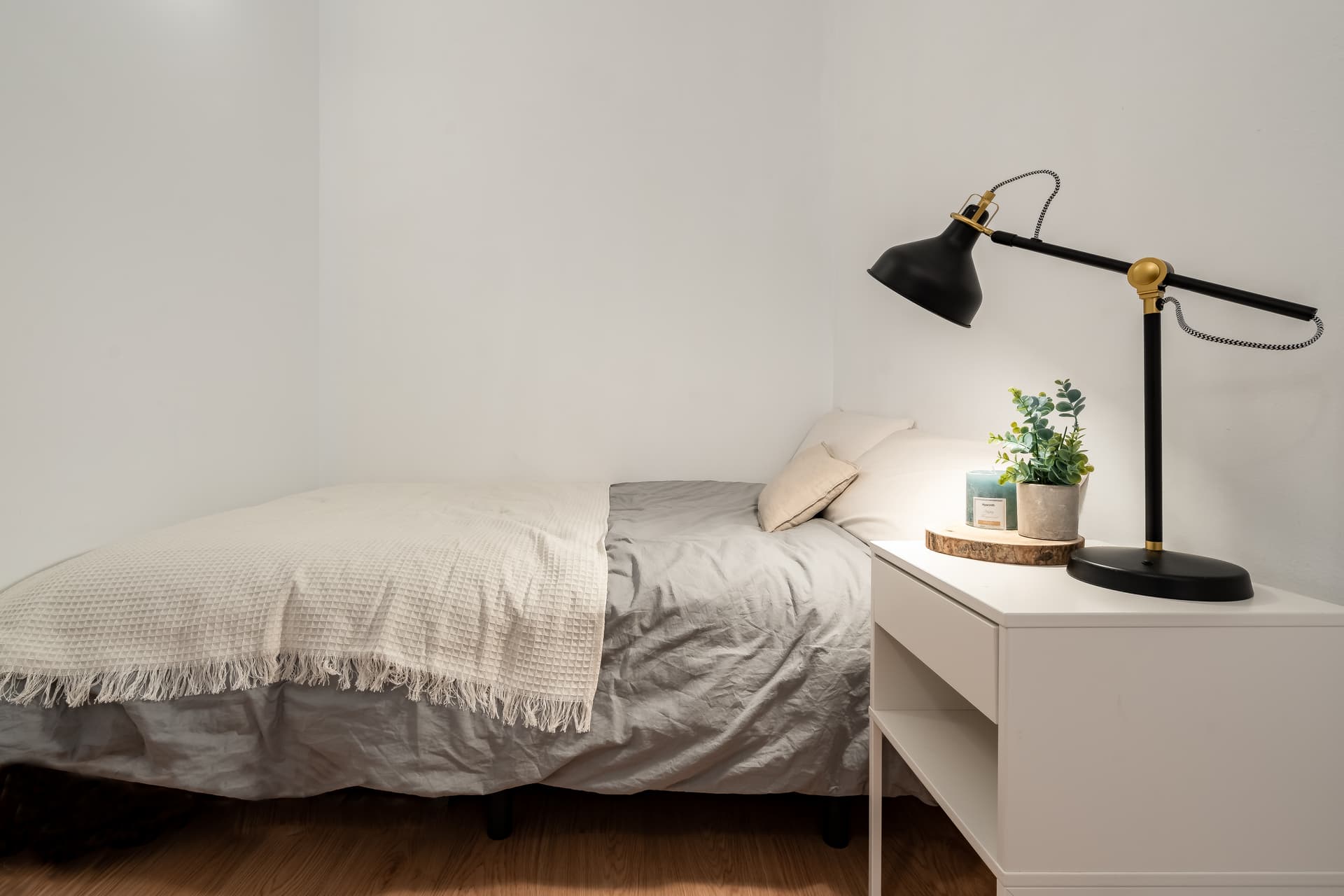 RDL126 - H4 VESTIDOR APARTE