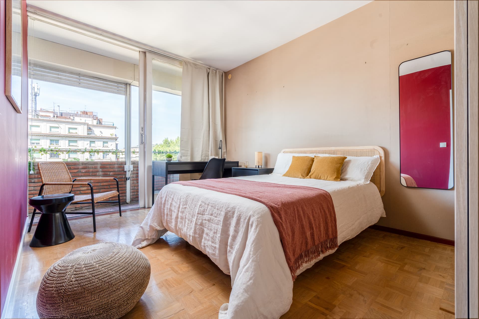 RVIC1 - H1 salon derecha con balcon