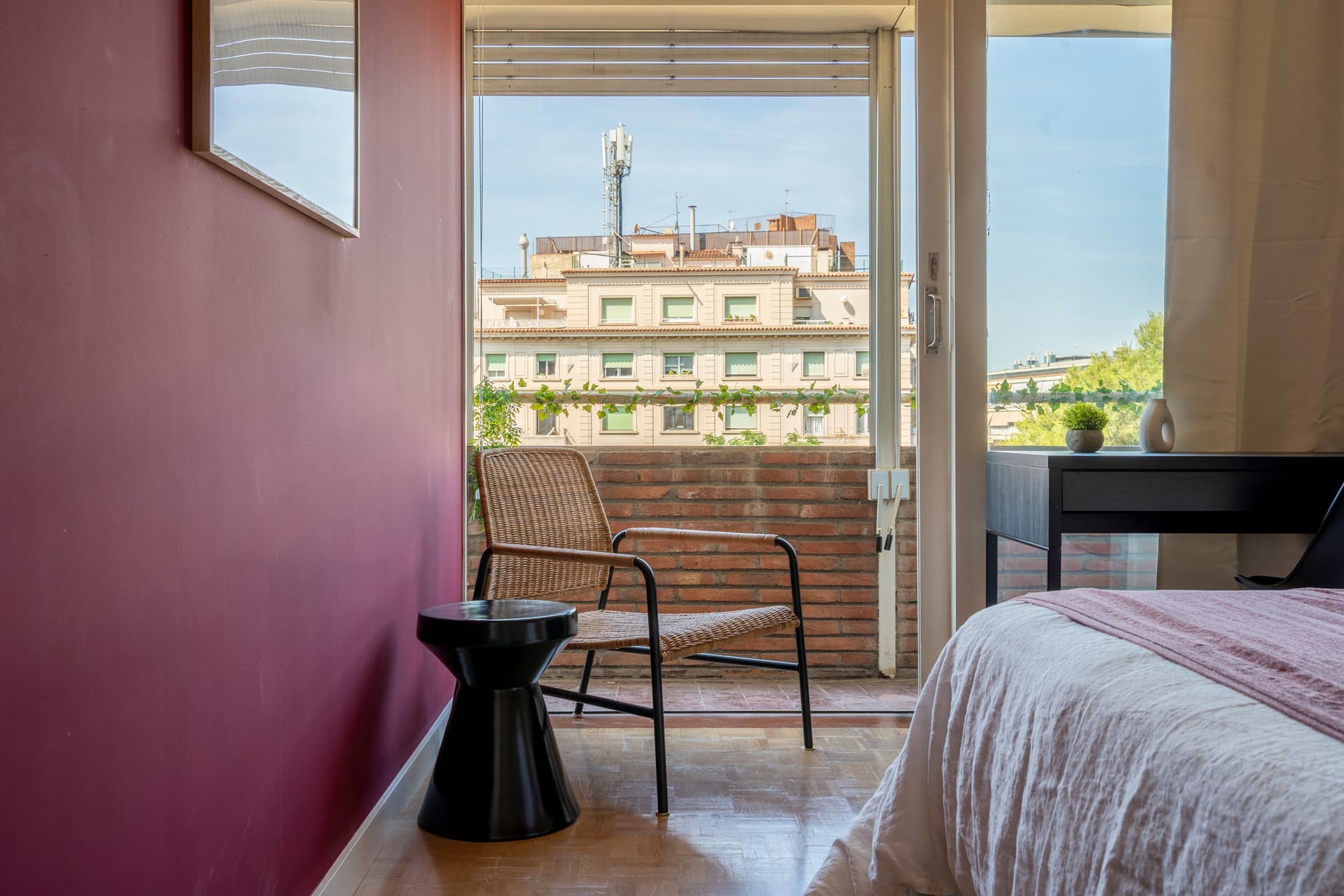 RVIC1 - H1 salon derecha con balcon