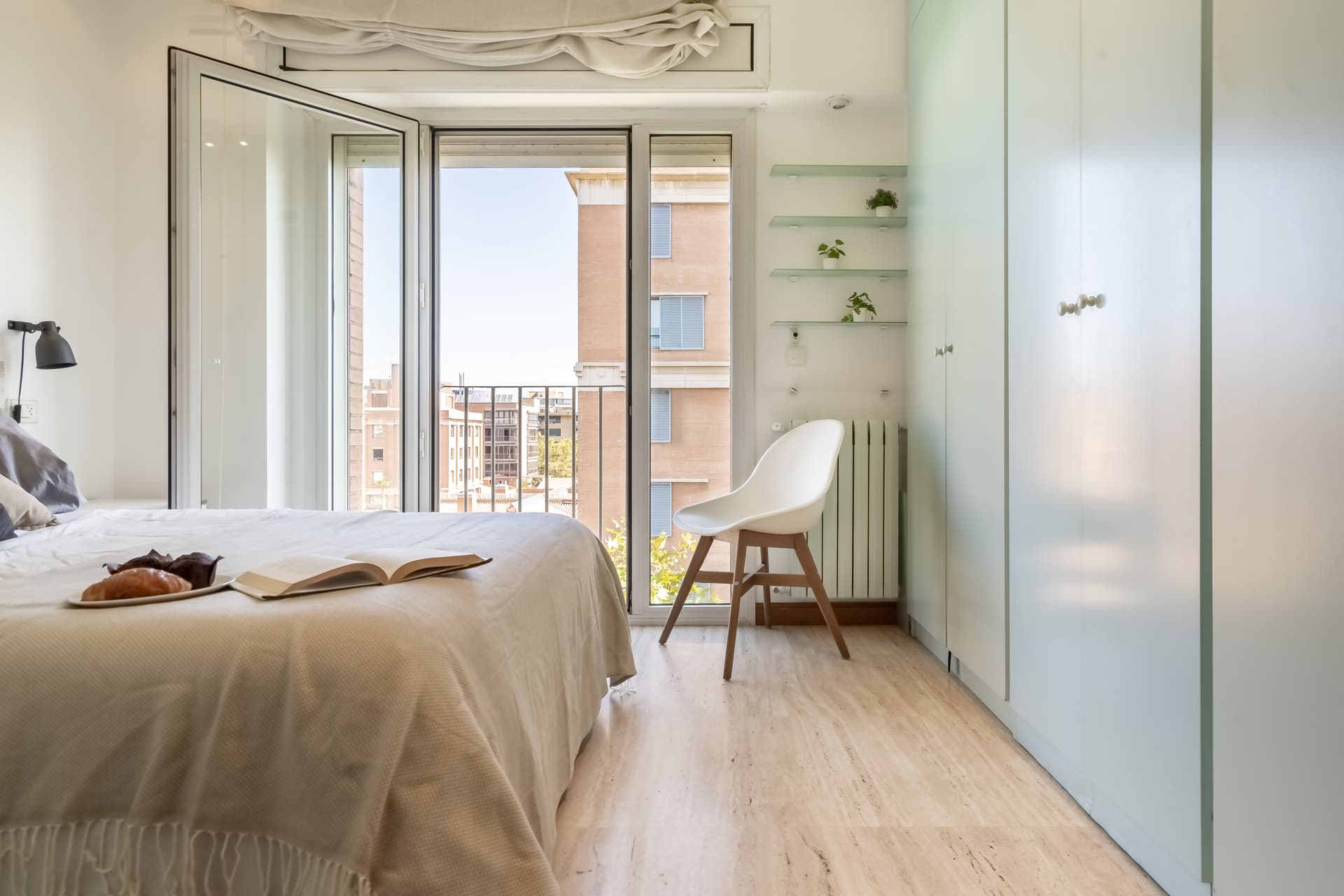 SE45 - H4 CELESTE CON BAÑO PRIVADO NO PAREJAS