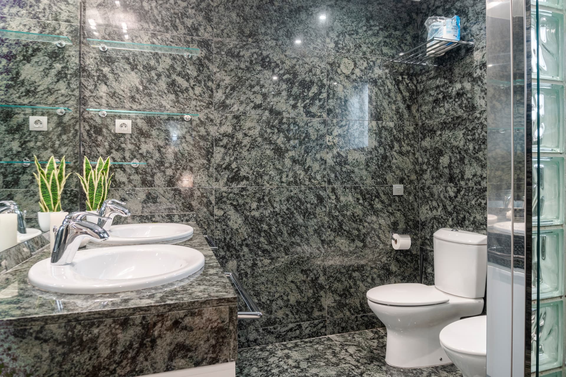 TGRAC60 - H4 SUITE PAREJAS