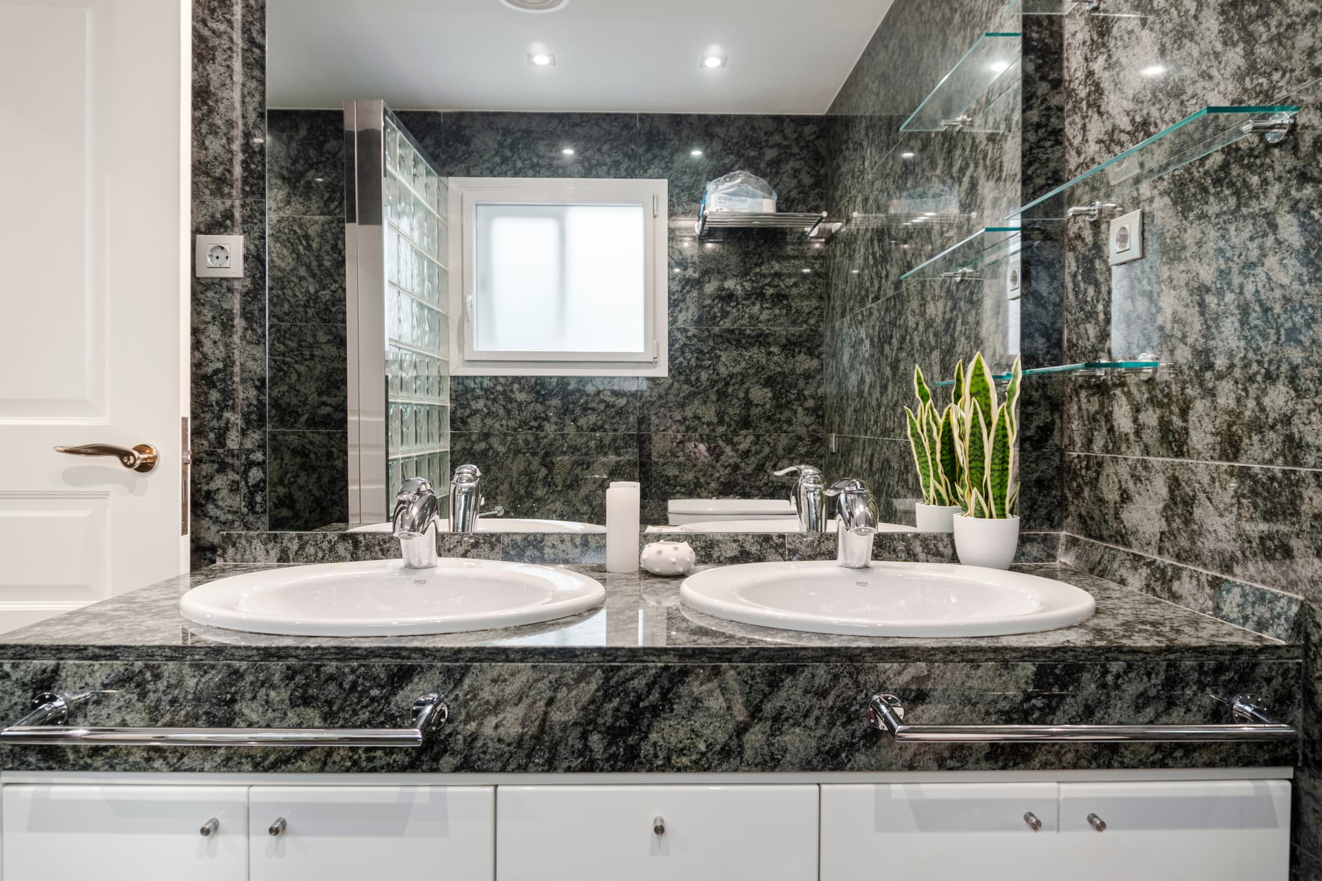 TGRAC60 - H4 SUITE PAREJAS