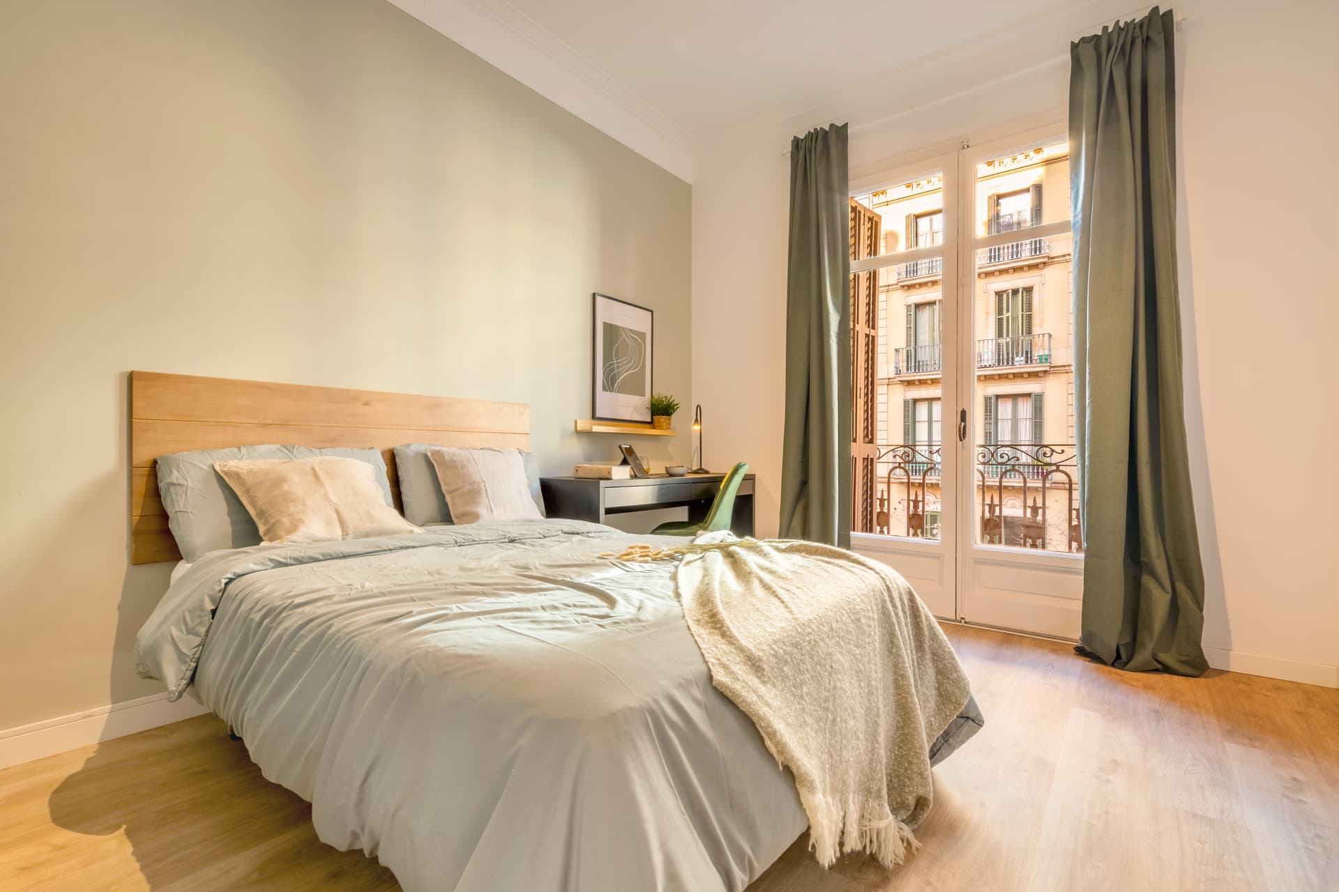 VAL300 1-2 - H4 BALCON CALLE DER