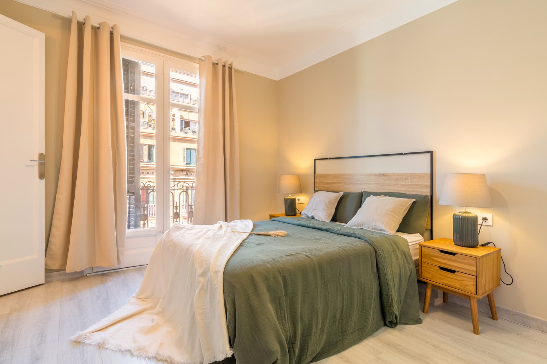 VAL300 4-1 - H2 BALCON CALLE IZQUIERDA