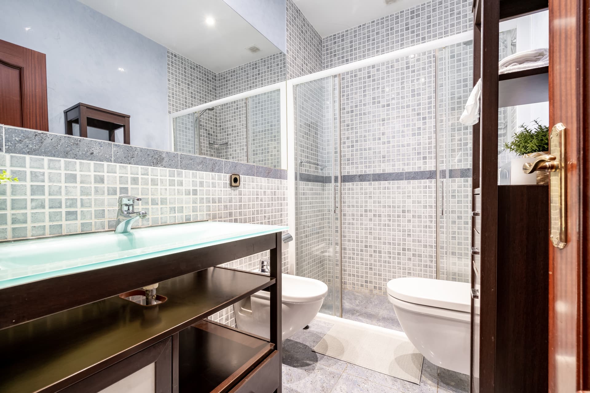 XILE19 - H1 PLANTA ABAJO + BAÑO PRIVADO