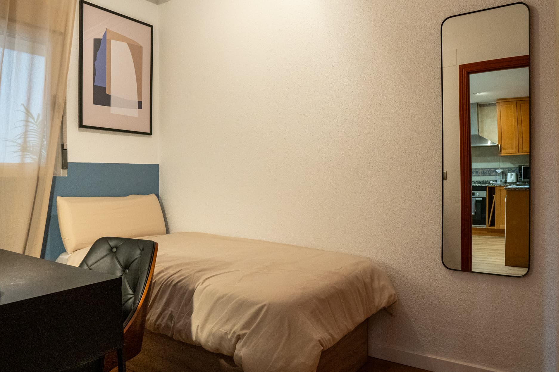 CAST244 - H6 pequeña con baño privado