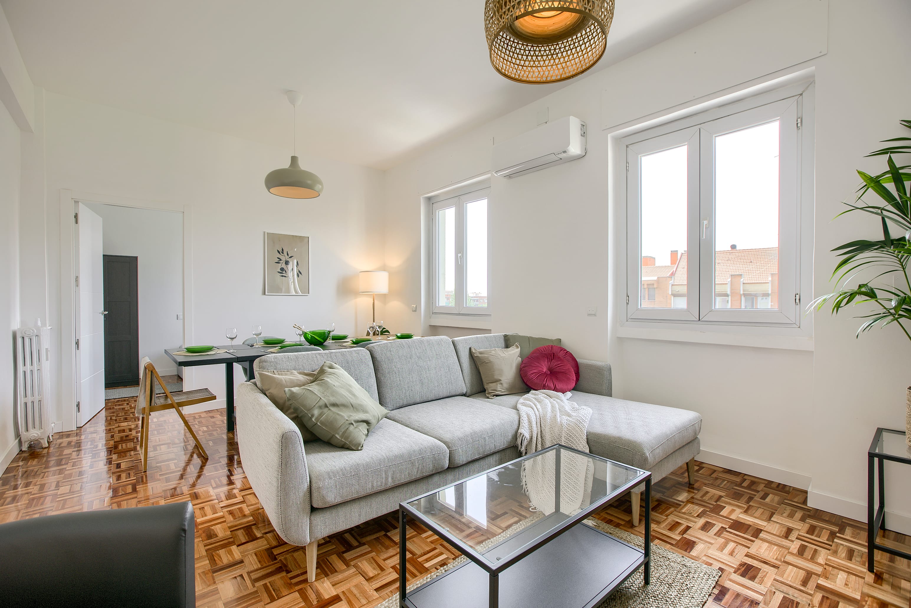 C. las Descargas, 6 - 4