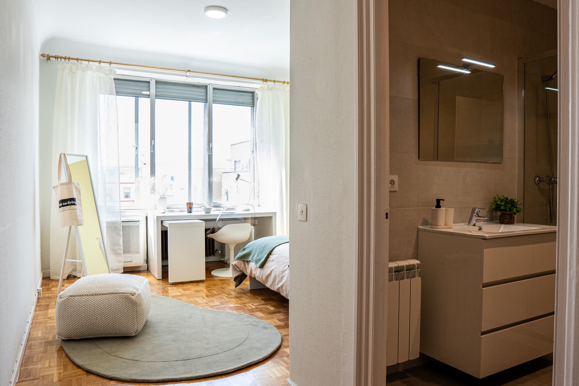 CEABER37 - H6 PRIVATE BATHROOM