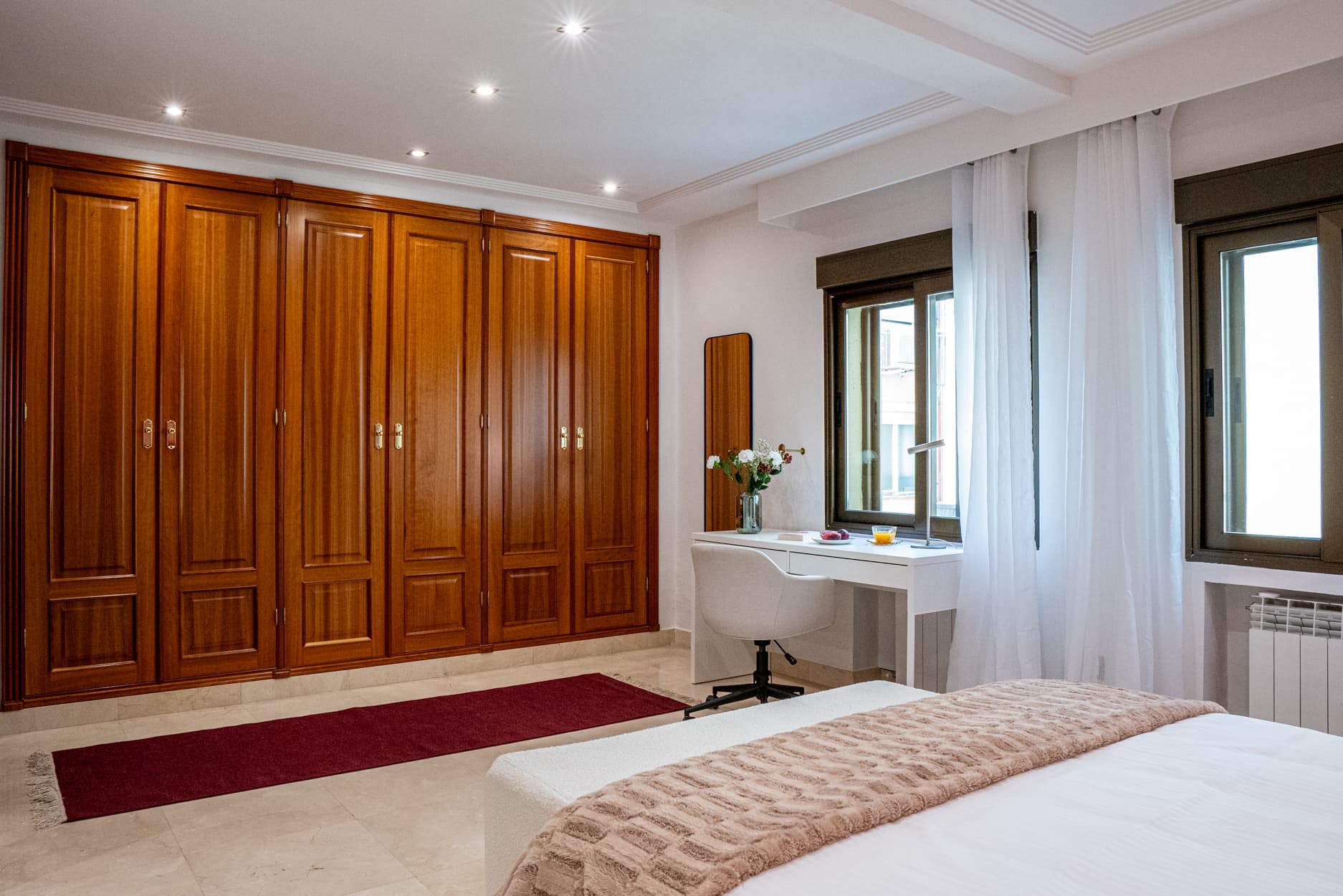 GUZBU102 - H3 RESPALDO MADERA OSCURA