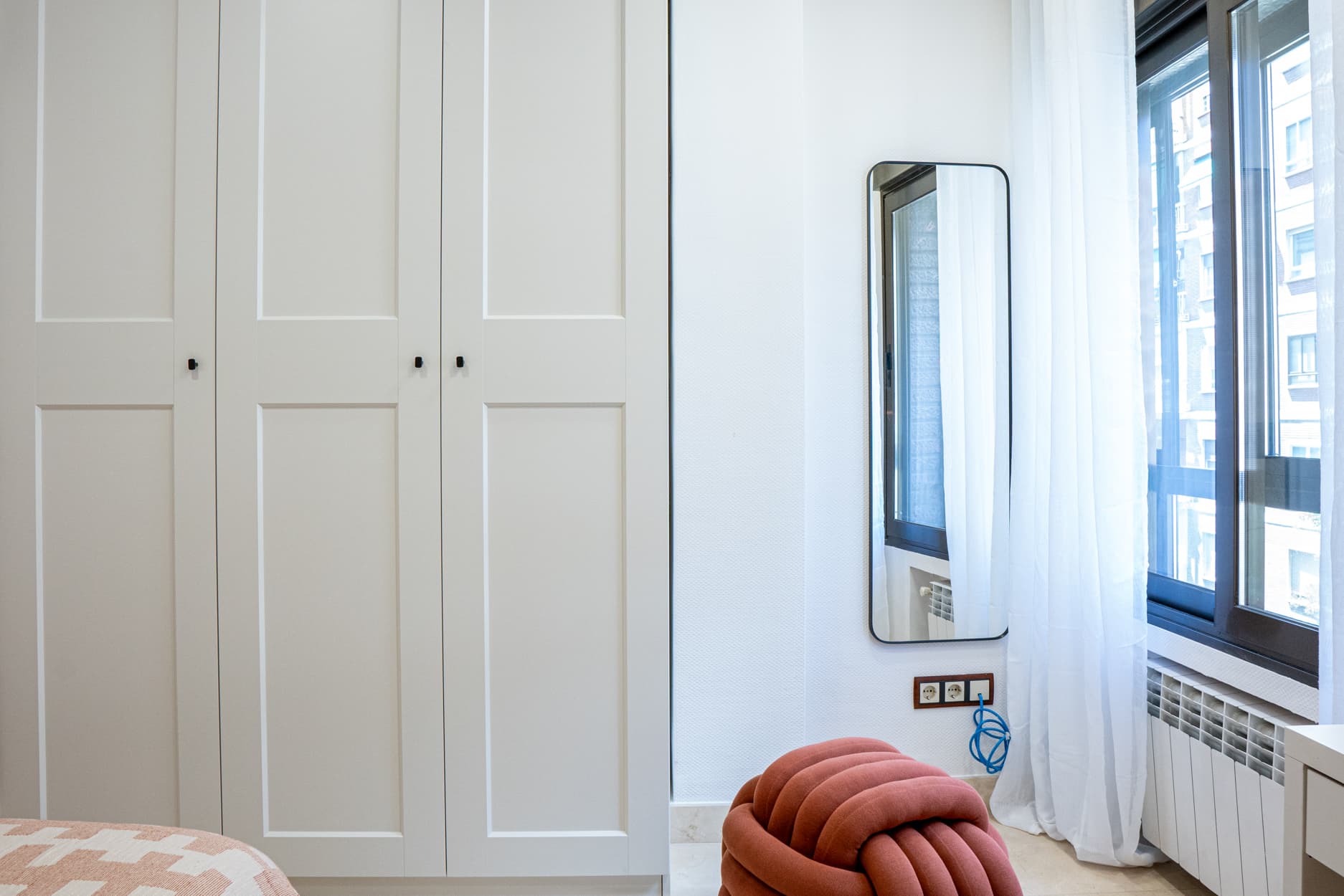 GUZBU102 - H6 SILLON NUDITO