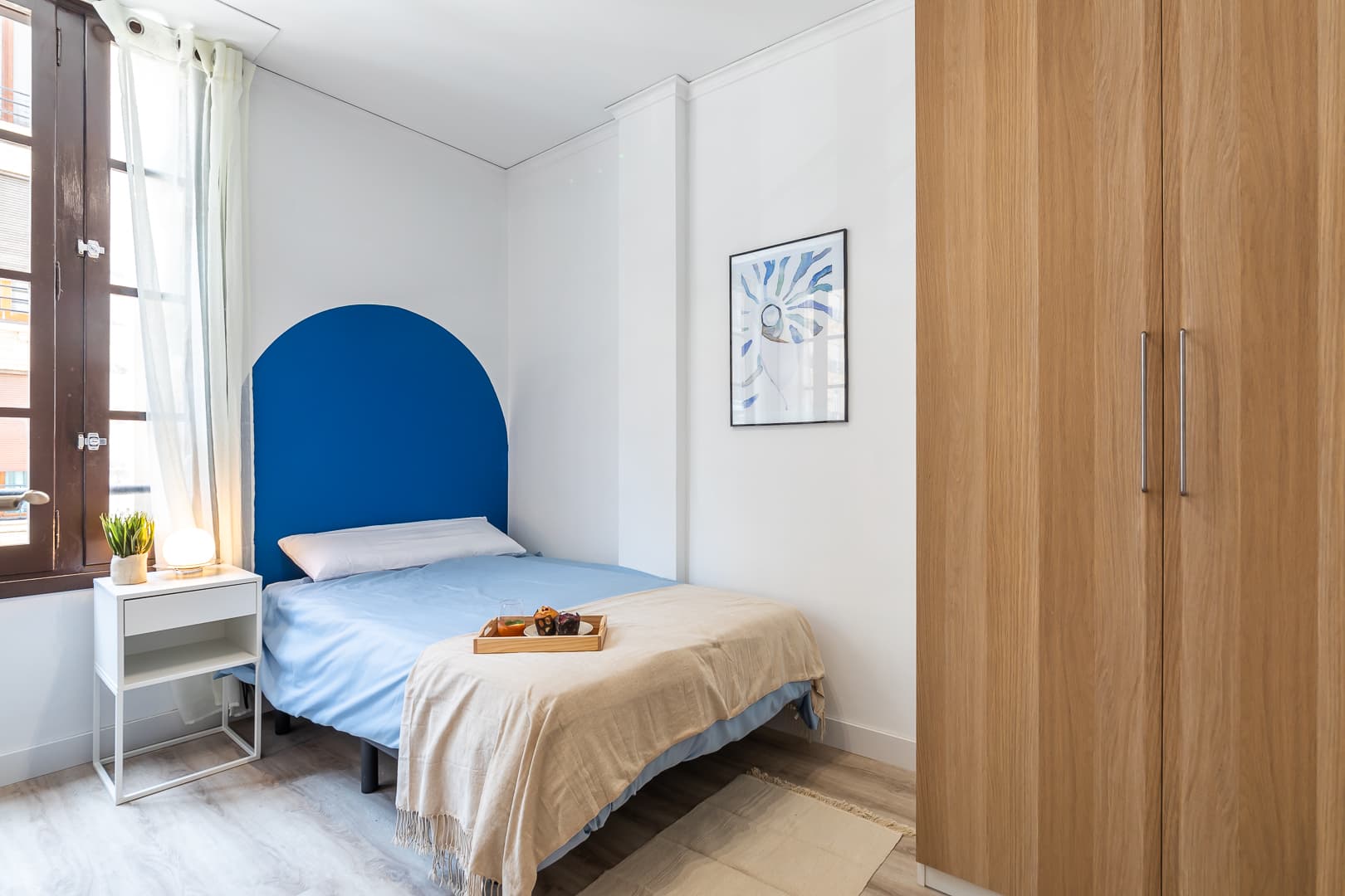 CASTE15 - H4 exterior salon ventanas madera