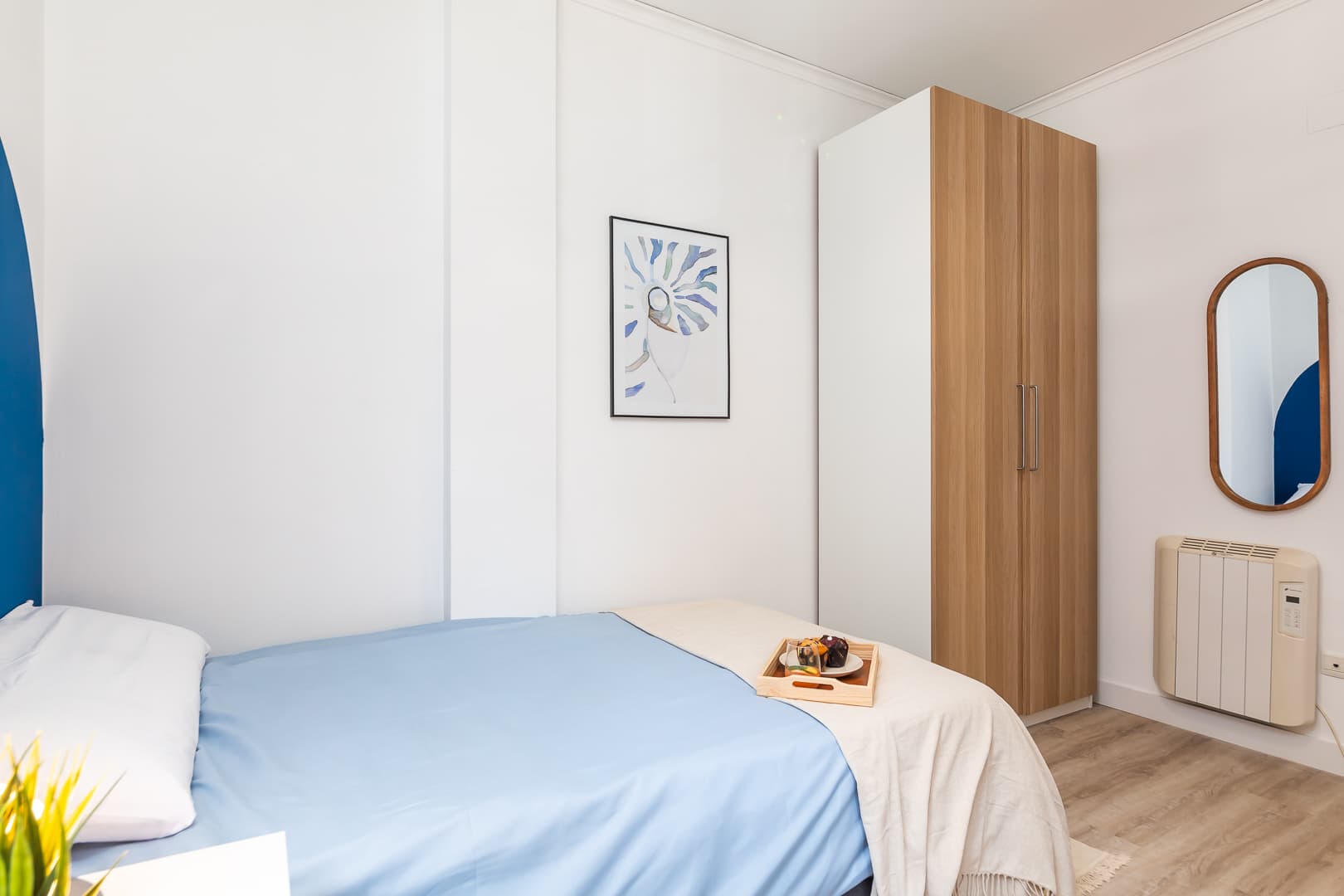 CASTE15 - H4 exterior salon ventanas madera