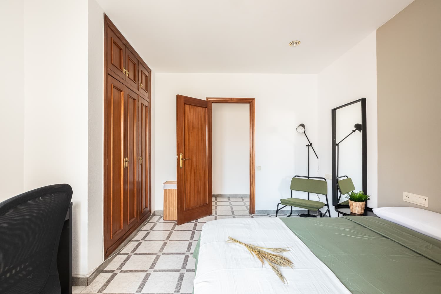 PESP2 - H2 INT CON TERRAZA + EMPOTRADO