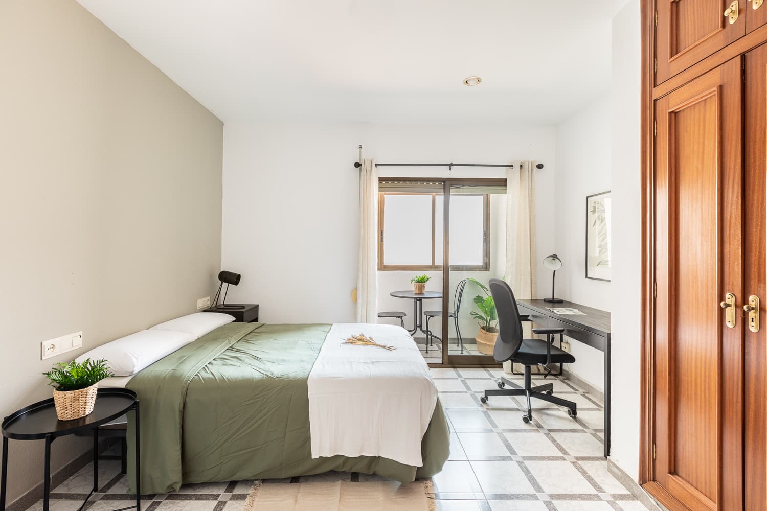 PESP2 - H2 INT CON TERRAZA + EMPOTRADO