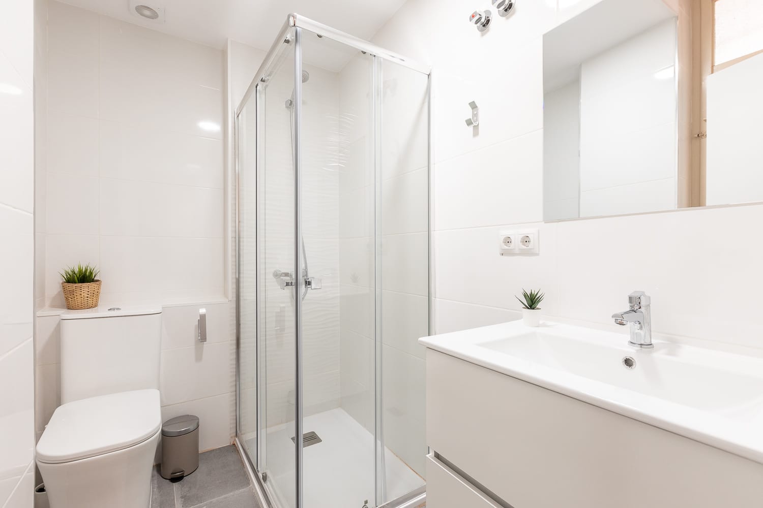 G.V.R. y Cajal, 6 - 5