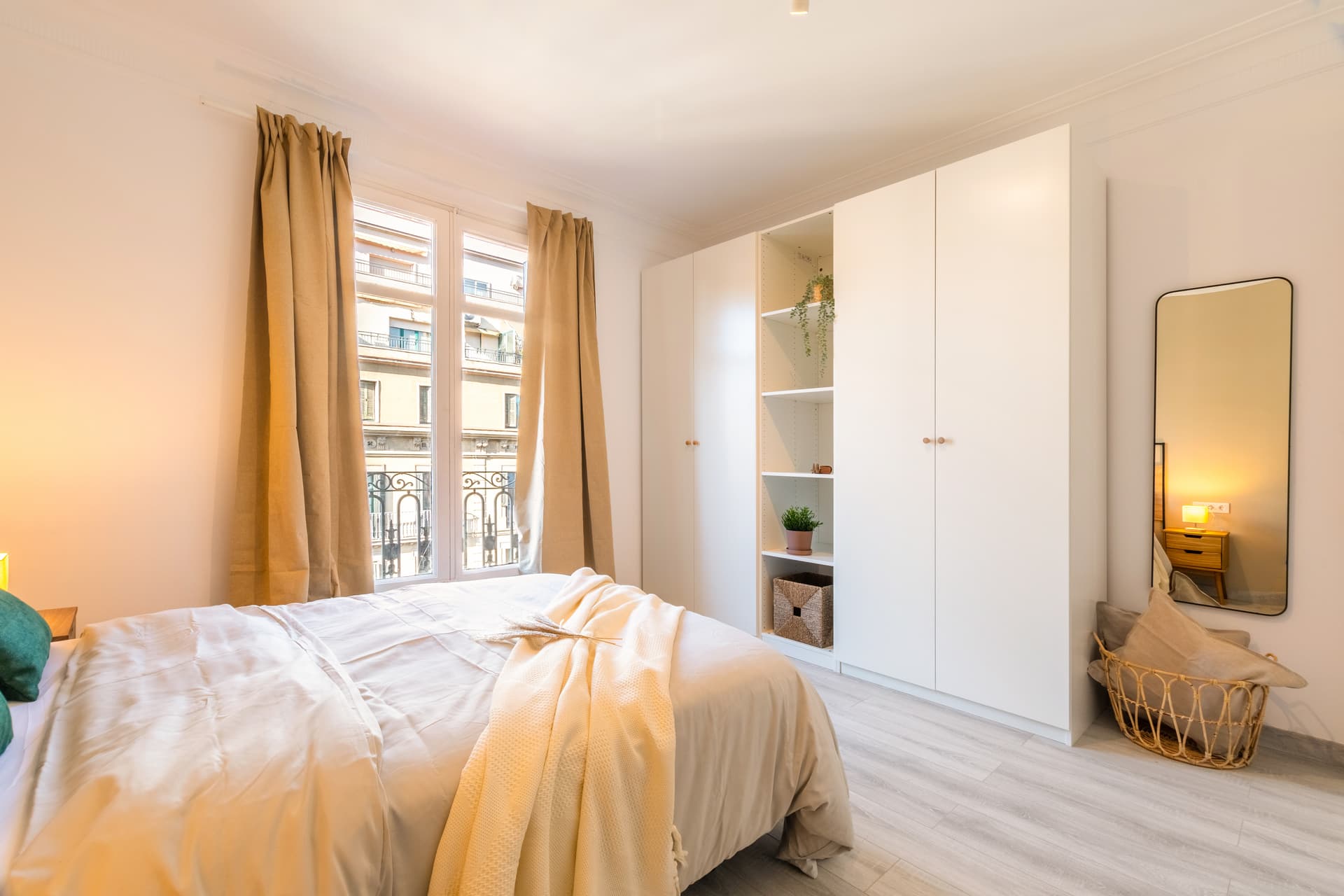 VAL300 4-1 - H2 BALCON CALLE IZQUIERDA