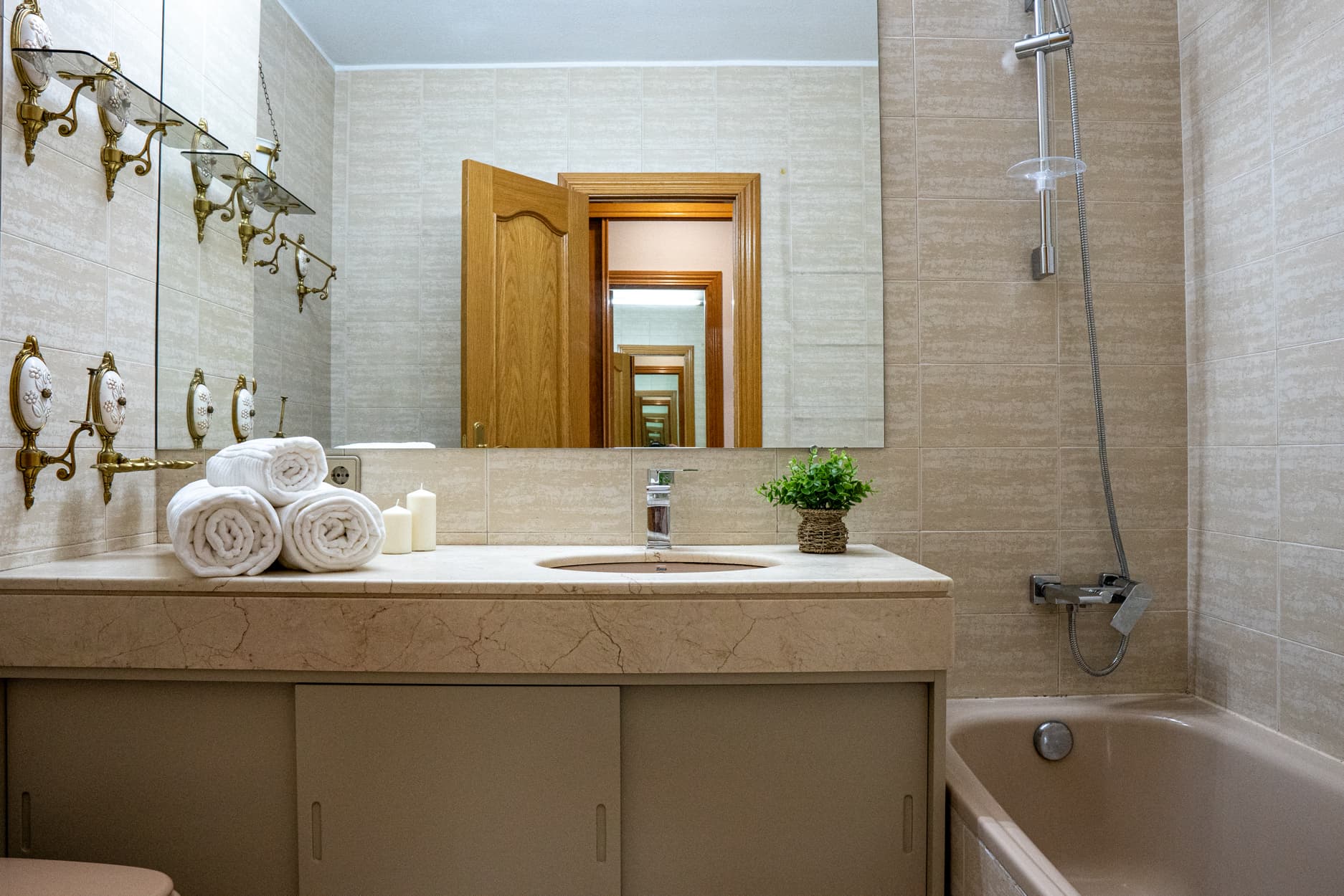 AVMED19 - H3 SUITE EN MEDIO